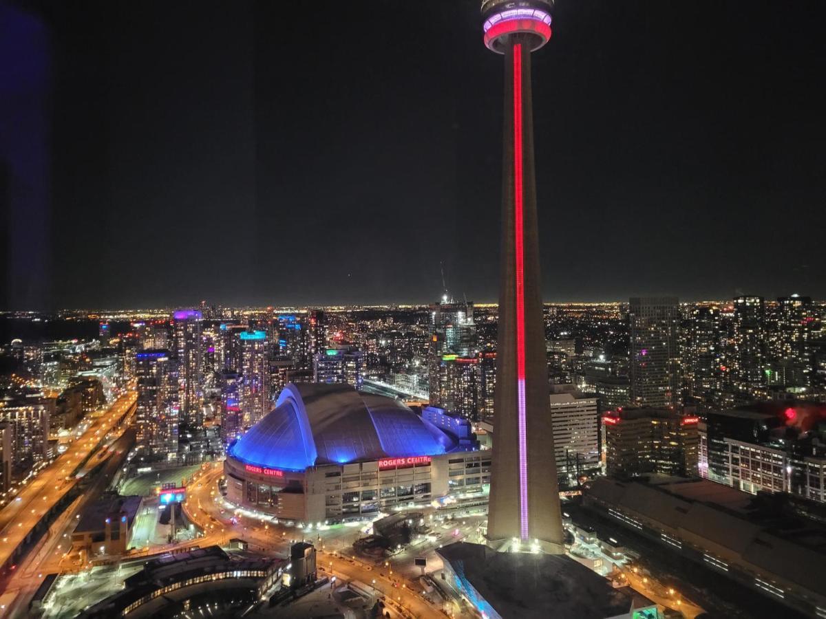 Two Bd Cn Tower And Lake Ontario View Toronto Luaran gambar